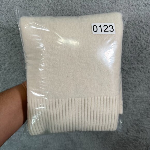 Everlane Beige Wool Crewneck Boxy Sweater Size M - Picture 12 of 12